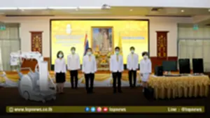 พระราชทาน เครื่องเอ็กซเรย์แบบเคลื่อนที่