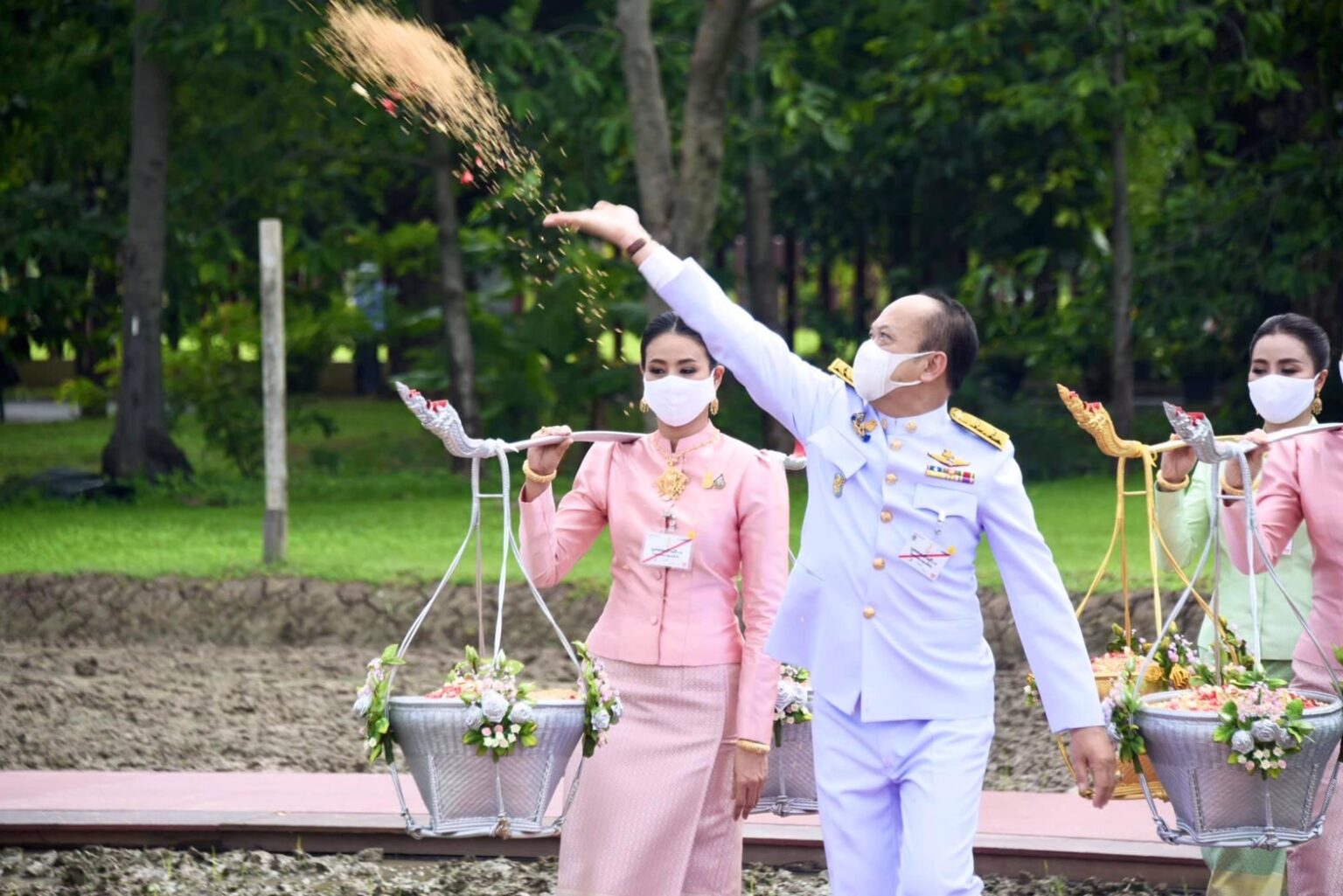 "พิธีพืชมงคลจรดพระนังคัลแรกนาขวัญ" วิถีใหม่!