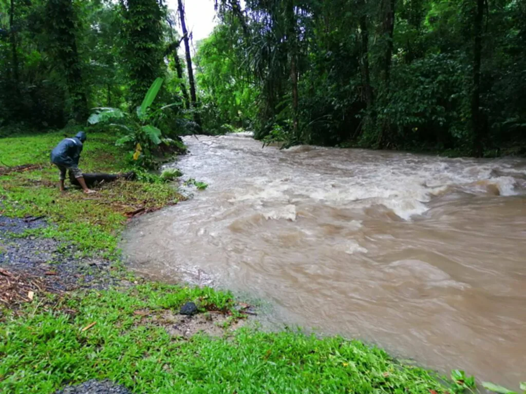 น้ำป่าไหลหลาก, ดินถล่ม, ฝนตกหนัก, อุทยานแห่งชาติเขาลำปี, อุทยานแห่งชาติเขาลำปี-หาดท้ายเหมือง, ปิดอุทยาน, น้ำตกเขาลำปี