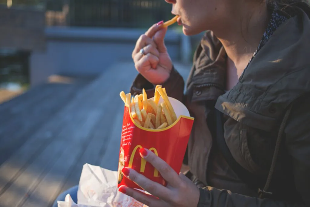 แมคโดนัลด์, แมคโดนัลด์ สาขาอัมรินทร์พลาซ่า, แมคโดนัลด์ สาขาแรกในไทย, McDonald's