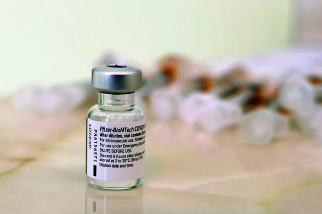 วัคซีนโควิด, โอมิครนอสายพันธ์ BA.4, โอมิครอนสายพันธุ์ BA.5, โอมิครอน BA.4, โอมิครอน BA.5, โควิด, วัคซีนป้องกันโควิด, FDA
