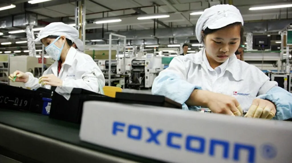 foxconn, ฟ็อกซ์คอน, โรงงานฟ็อกซ์คอน, iPhone, โรงงานผลิต iPhone, ค่าจ้าง, โควิดเป็นศูนย์, โควิด-19