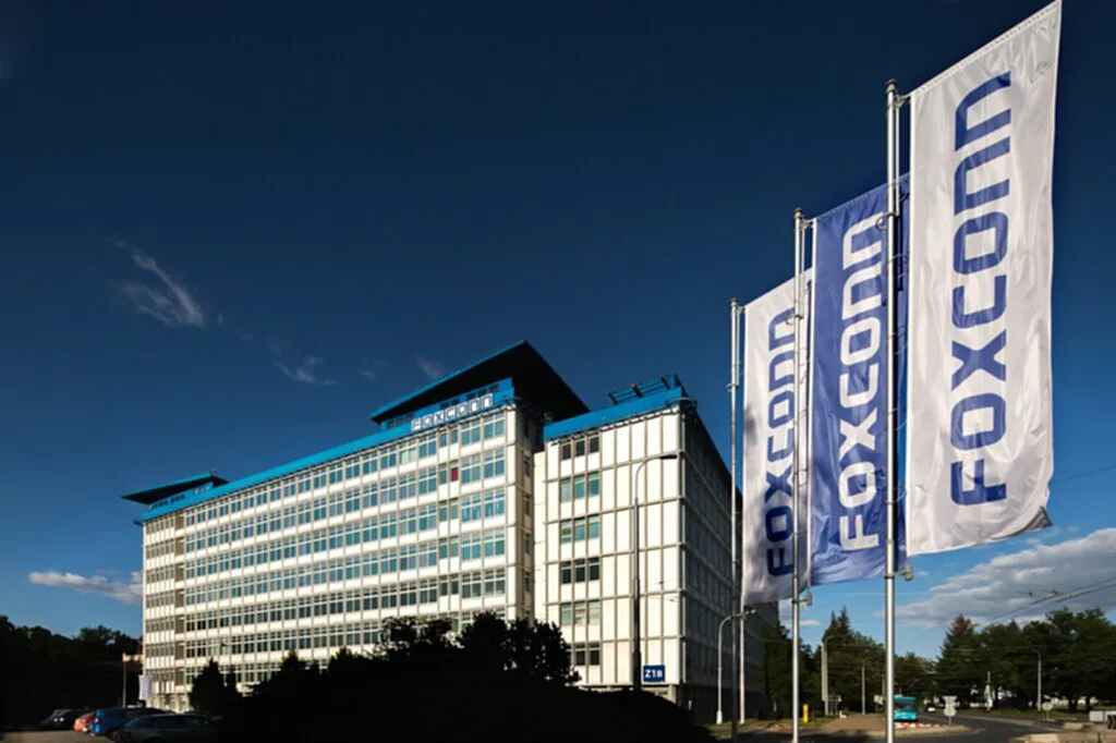 foxconn, ฟ็อกซ์คอน, โรงงานฟ็อกซ์คอน, iPhone, โรงงานผลิต iPhone, ค่าจ้าง, โควิดเป็นศูนย์, โควิด-19