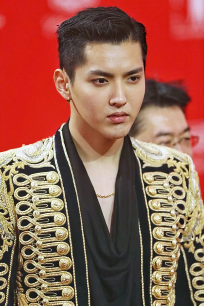 อู๋ อี้ฝาน, ข่มขืนกระทำชำเรา, มั่วสุมทางเพศ, kris wu, เนรเทศ, kris wu exo, อู๋ อี้ ฝาน ผล งาน, kris wu ประวัติ, wuyifan, 吳亦凡