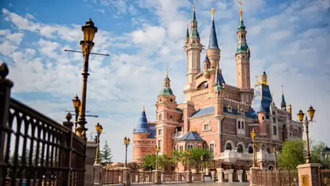 Disneyland, disney land shanghai, เซี่ยงไฮ้ ดิสนีย์ แลนด์, ดิสนีย์ แลนด์ เซี่ยงไฮ้, Shanghai Disneyland, สวนสนุกเซี่ยงไฮ้ ดิสนีย์แลนด์, โควิด-19, Shanghai Disneyland Hotel, เซี่ยงไฮ้ ดิสนีย์ รีสอร์ต, นักท่องเที่ยว, Shanghai Disney Resort