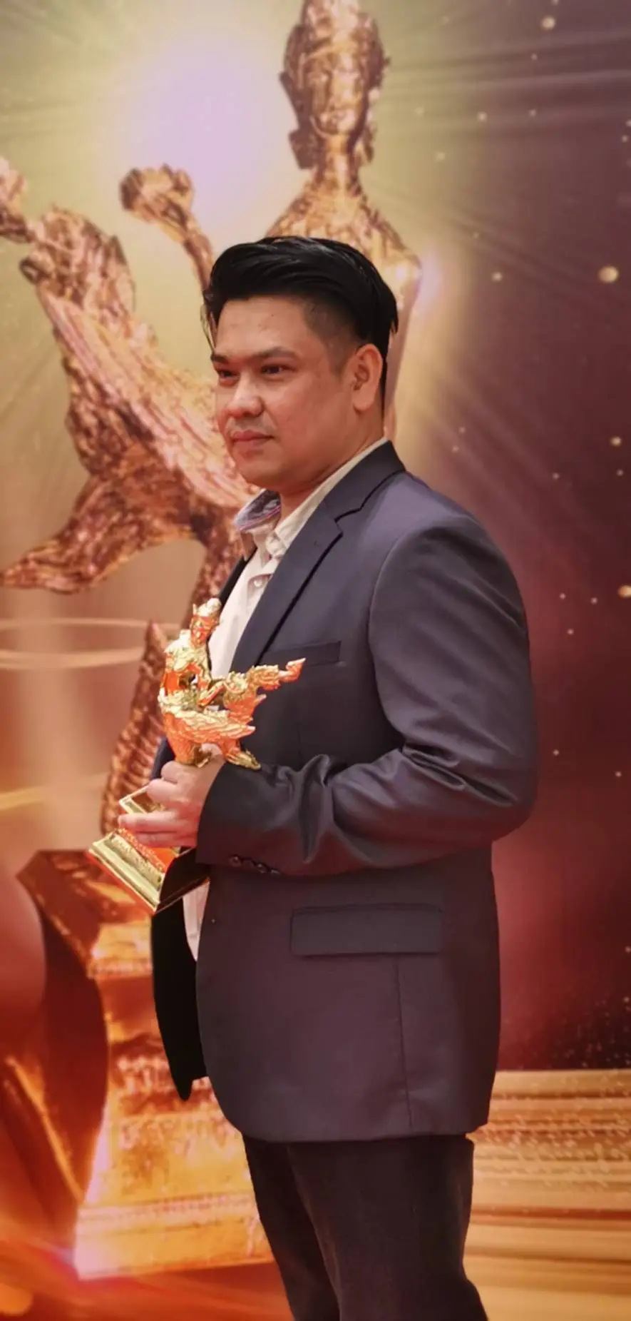 กฤษฎา เชาว์ปรีชา Art Director ท็อปนิวส์ออนไลน์