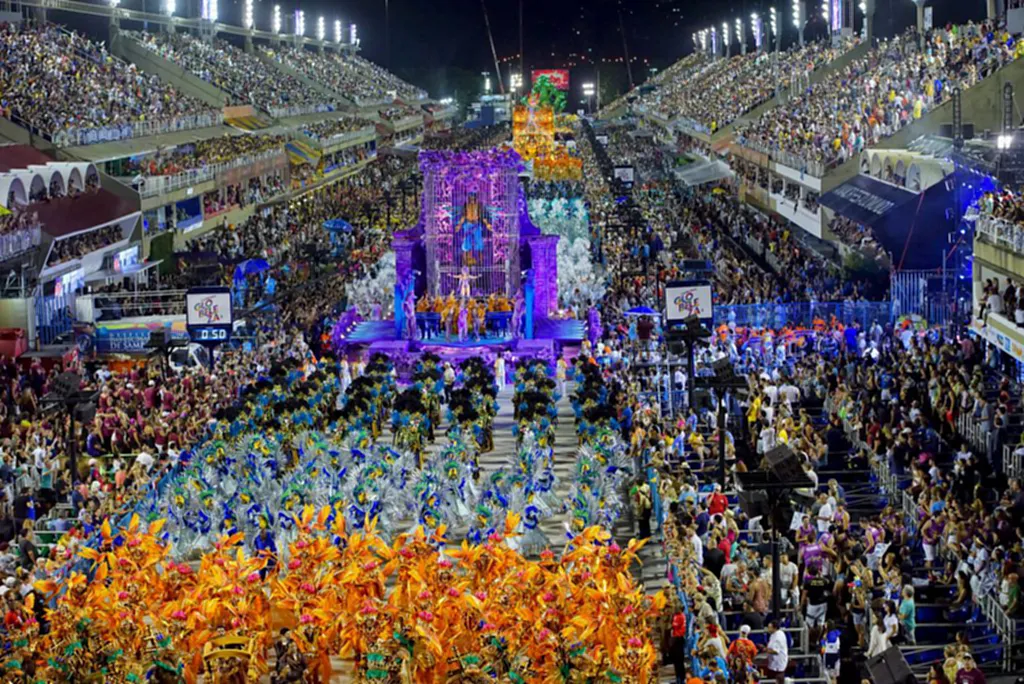 Carnival, Carnival brazil,  Carnival Festival, Carnival festival Brazil, เทศกาลคาร์นิวัล, บราซิล, รีโอเดจาเนโรข, พาเหรดคาร์นิวัล, ยิงปะทะ, เสียชีวิต, งานคาร์นิวัล