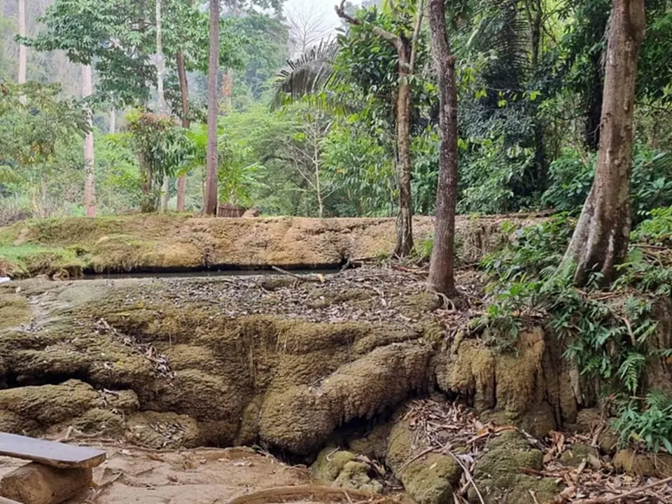 อุทยานแห่งชาติเขาแหลม, แหล่งท่องเที่ยวทางธรรมชาติ, น้ำตกเกริงกระเวีย, ปัญหาภัยแล้ง, นักท่องเที่ยว