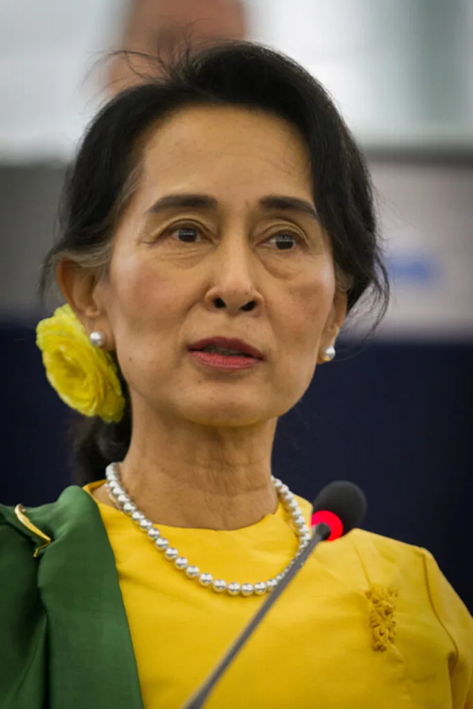 อองซาน ซูจี, นาง อ อง ซาน ซู จี, deborah suu kyi, aung san suu kyi, พรรค NLD, เมียนมา, รัฐบาลทหาร, พรรคสันนิบาตแห่งชาติเพื่อประชาธิปไตย, พรรคการเมือง, การเลือกตั้ง, รัฐประหาร