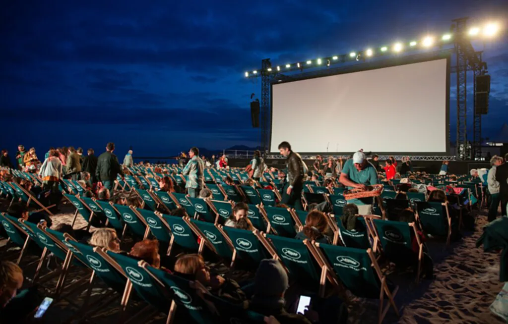 Pattaya Movie on the Beach 2023, ดูหนังกลางแปลง, พัทยา, ริมชายหาดพัทยา, ดูหนังริมทะเล