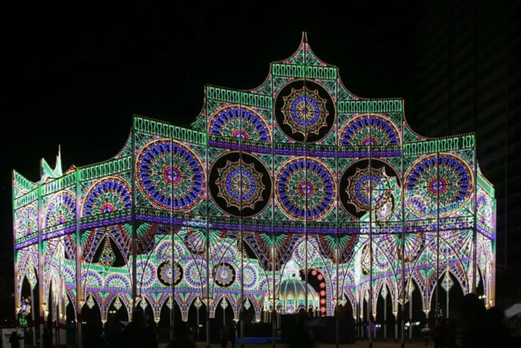 Kobe Luminarie, งานแสดงไฟ, เทศกาลประดับไฟ, เมืองโกเบ, โคมไฟกระดาษอันเล็ก, แผ่นดินไหว, คันไซ 