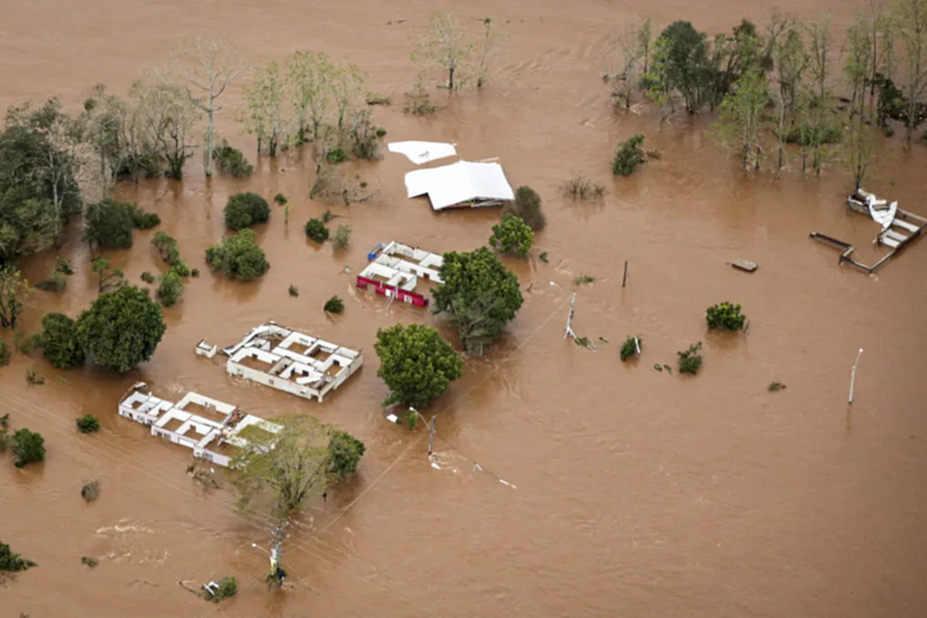พายุไซโคลน, ไซโคลน, บราซิล, น้ำท่วม, น้ำป่าไหลหลาก, ผู้เสียชีวิต