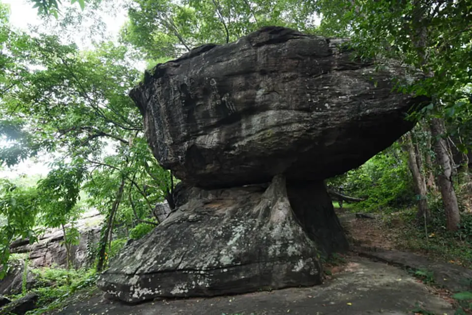 วนอุทยานภูหัน-ภูระงำ, ประติมากรรมธรรมชาติหินทราย, ป่าภูระงำ, ยุคดึกดำบรรพ์