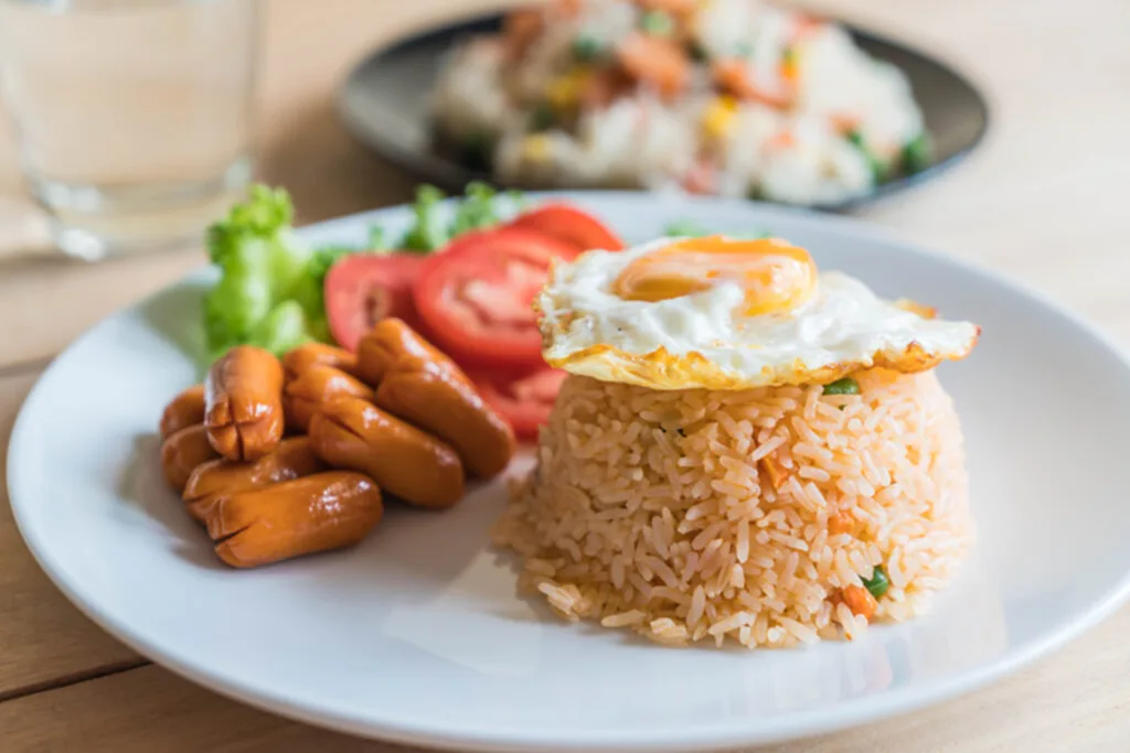 ข้าวผัดอเมริกัน, แก้วตาพี่, สมาคมนักเขียนแห่งประเทศไทย, คุณหญิงสุรีพันธุ์ มณีวัต, คุณหญิง สุ รี พันธุ์ มณี วัต ประวัติ, แก้วตาพี่, นิตยา นาฏยะสุนทร