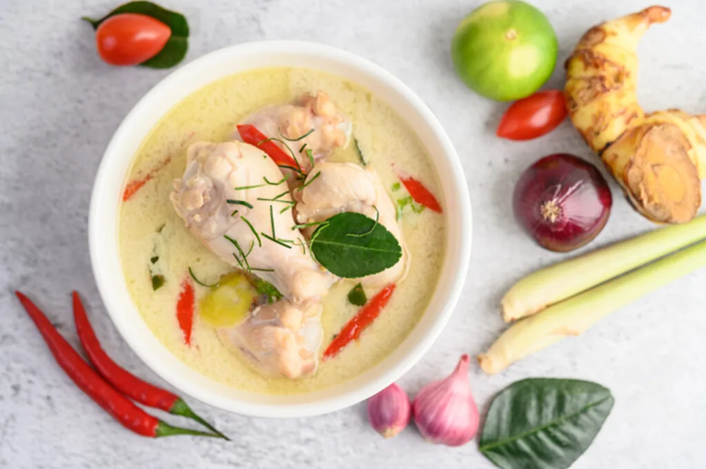 ซุปไก่อร่อยที่สุดในโลก 2023, ซุปไก่ที่ดีที่สุดในโลก, 𝗕𝗲𝘀𝘁 𝗥𝗮𝘁𝗲𝗱 𝗖𝗛𝗜𝗖𝗞𝗘𝗡 𝗦𝗢𝗨𝗣𝗦 𝗶𝗻 𝘁𝗵𝗲 𝗪𝗼𝗿𝗹𝗱, อาหารไทย, TasteAtlas, เมนูซุปไก่ที่ดีที่สุดในโลก, ต้มข่าไก่