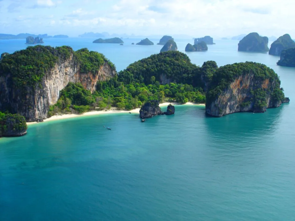ชายหาดที่สวยที่สุด, 10 อันดับทะเลที่สวย ที่สุดในประเทศไทย, เกาะเสม็ด, หาดทรายแก้ว, หาดท้ายเหมือง, หาดทรายขาว, เกาะห้อง, เกาะรอก, ราชินีแห่งอันดามัน, เกาะแปด, หมู่เกาะสิมิลัน, หาดไม้งาม, เกาะสุรินทร์เหนือ, เกาะกระดาน, เกาะแห่งความรัก, เกาะไม้ไผ่, หาดหินงาม, อุทยานธรณีโลก