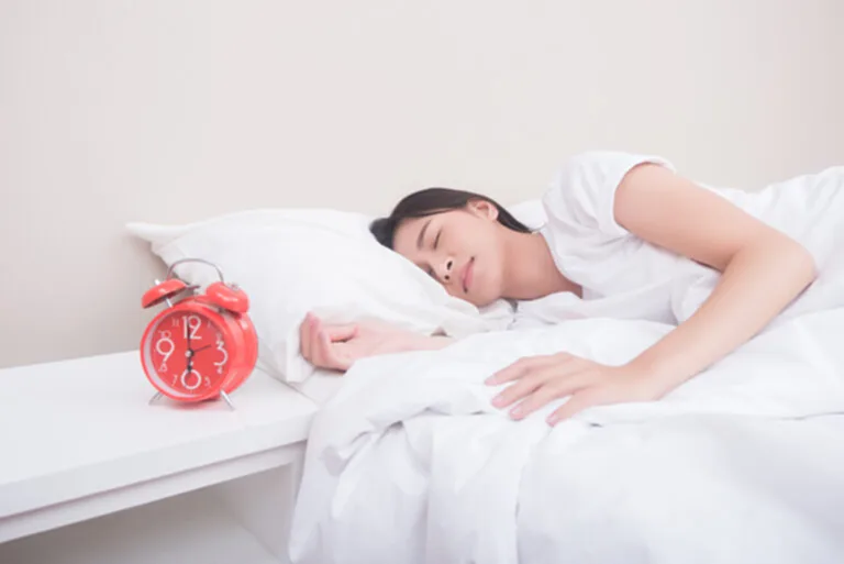 ศุกร์ที่สองของเดือนมีนาคมในทุก ๆ ปี เป็น วันนอนหลับโลก เช็ค ๆ 7 เทคนิคหลับสนิท แต่ถ้านอนไม่หลับจริง ๆ ควรกินยานอนหลับเมื่อไหร่?