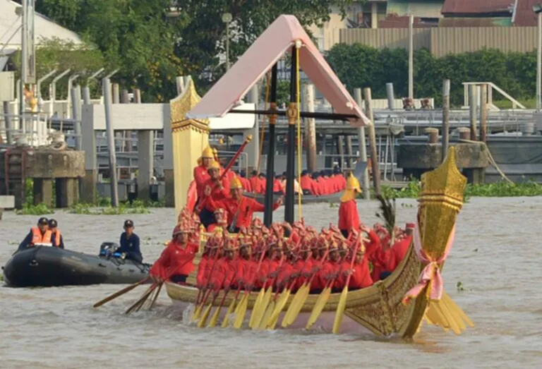 รู้จัก เรือพระที่นั่ง ในกระบวนพยุหยาตราทางชลมารค พ.ศ. 2567 การพระราชพิธีเสด็จพระราชดำเนินถวายผ้าพระกฐิน ณ วัดอรุณราชวรารามราชวรมหาวิหาร