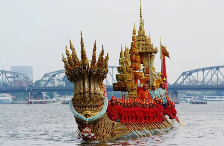 รู้จัก เรือพระที่นั่ง ในกระบวนพยุหยาตราทางชลมารค พ.ศ. 2567 การพระราชพิธีเสด็จพระราชดำเนินถวายผ้าพระกฐิน ณ วัดอรุณราชวรารามราชวรมหาวิหาร