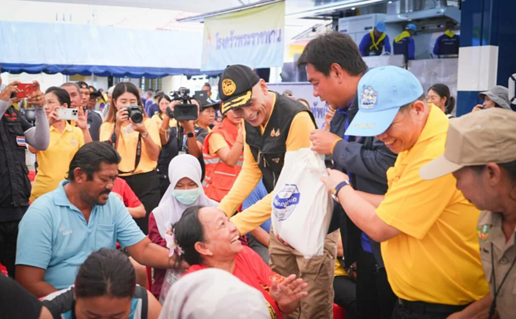 ชาดา บินด่วน ลงพื้นที่ให้กำลังใจชาวภูเก็ต