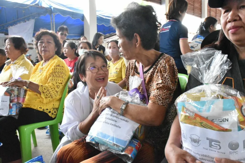 มูลนิธิหัวใจบริสุทธิ์ จับมือ แรงงานน่าน-ภาคเอกชน มอบถุงยังชีพช่วยผู้ประสบน้ำท่วม