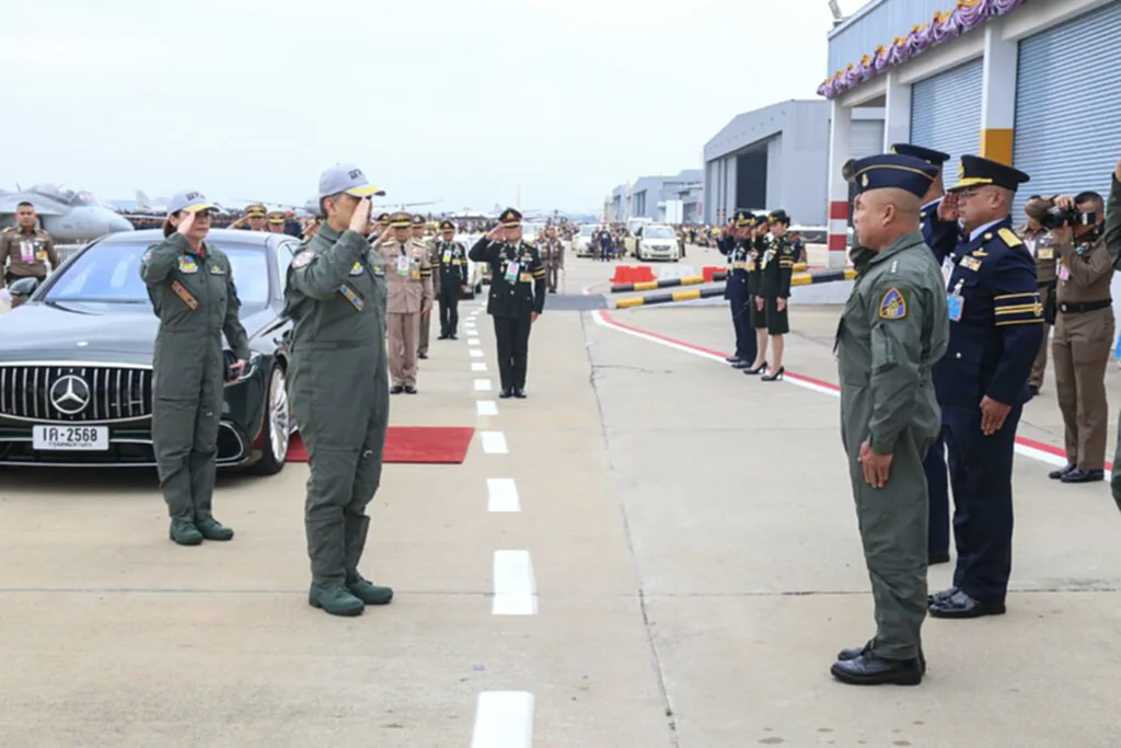 ในหลวง-พระราชินี