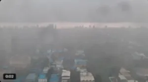 ฝนถล่มมุมไบ