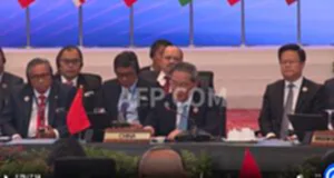หลี่เฉียงเช้าร่วมประชุมสุดยอด 3 ฝ่าย