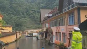 จีนอพยพปชชหนีน้ำท่วมที่ยูนนาน