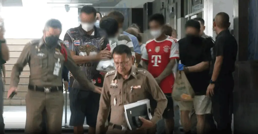 คุมตัว 6 ผู้ต้องหา