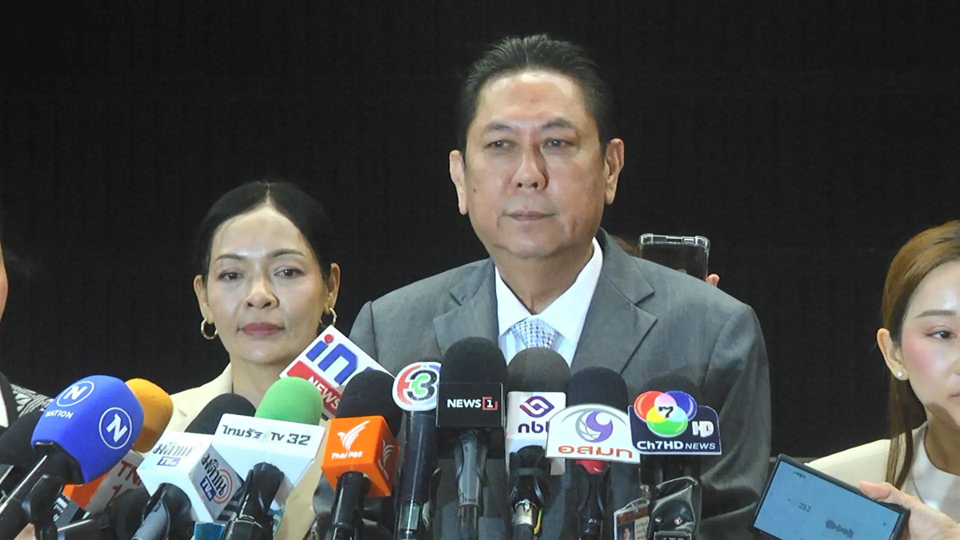 สรวงศ์-ชูศักดิ์-วิสุทธิ์