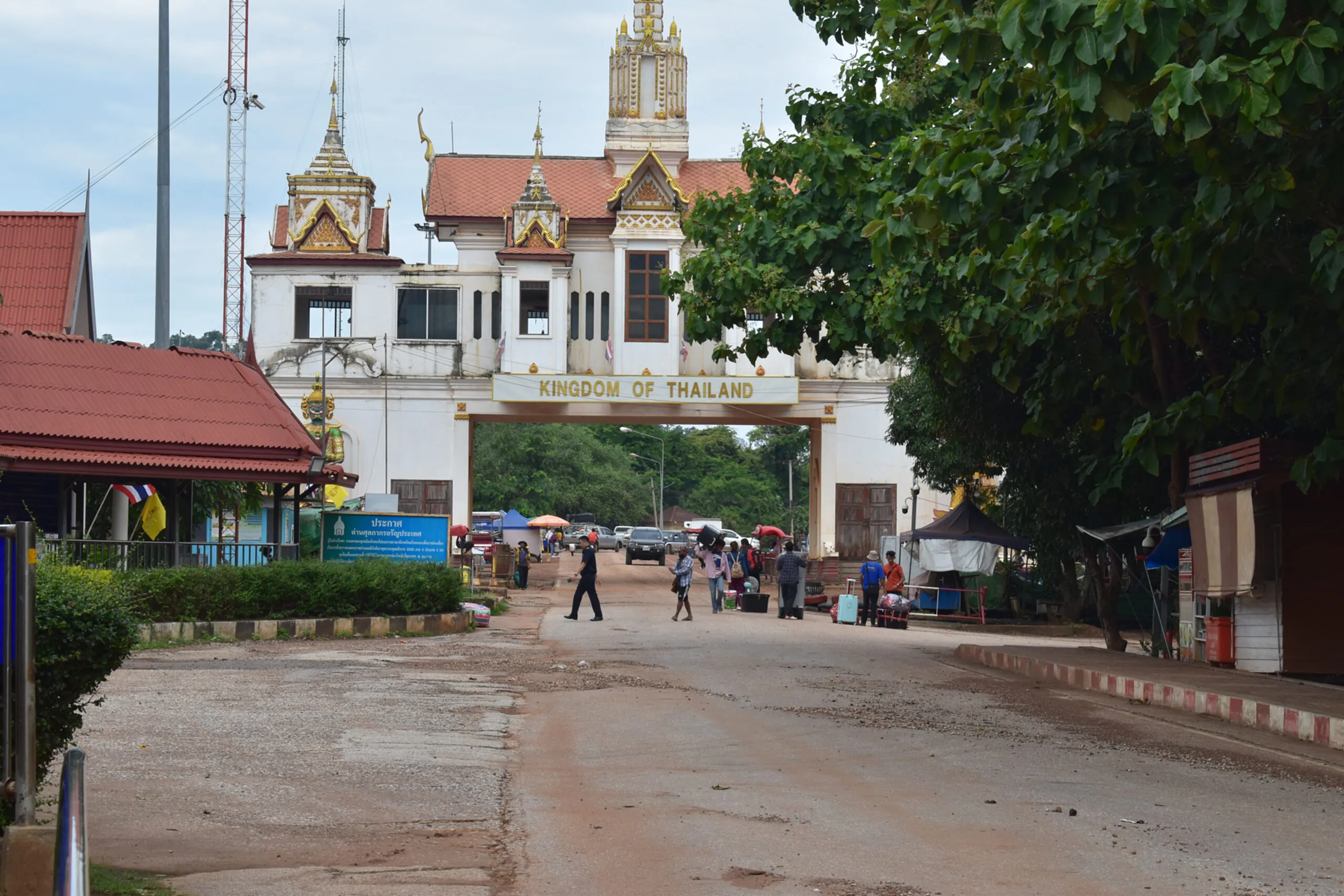 ด่านผ่านแดนถาวรบ้านเขาดิน อ.คลองหาด จ.สระแก้ว เงียบเหงา คนกัมพูชาทำงาน ...