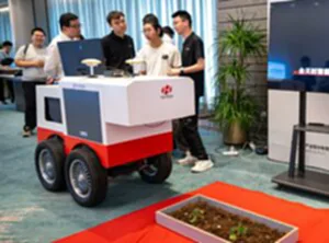 CHINA-HUBEI-WUHAN-WEEDING ROBOT-UNVEILING (CN)