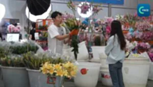 แม่ค้าจีนใช้ไลฟ์เพิ่มยอดยายดอกไม้