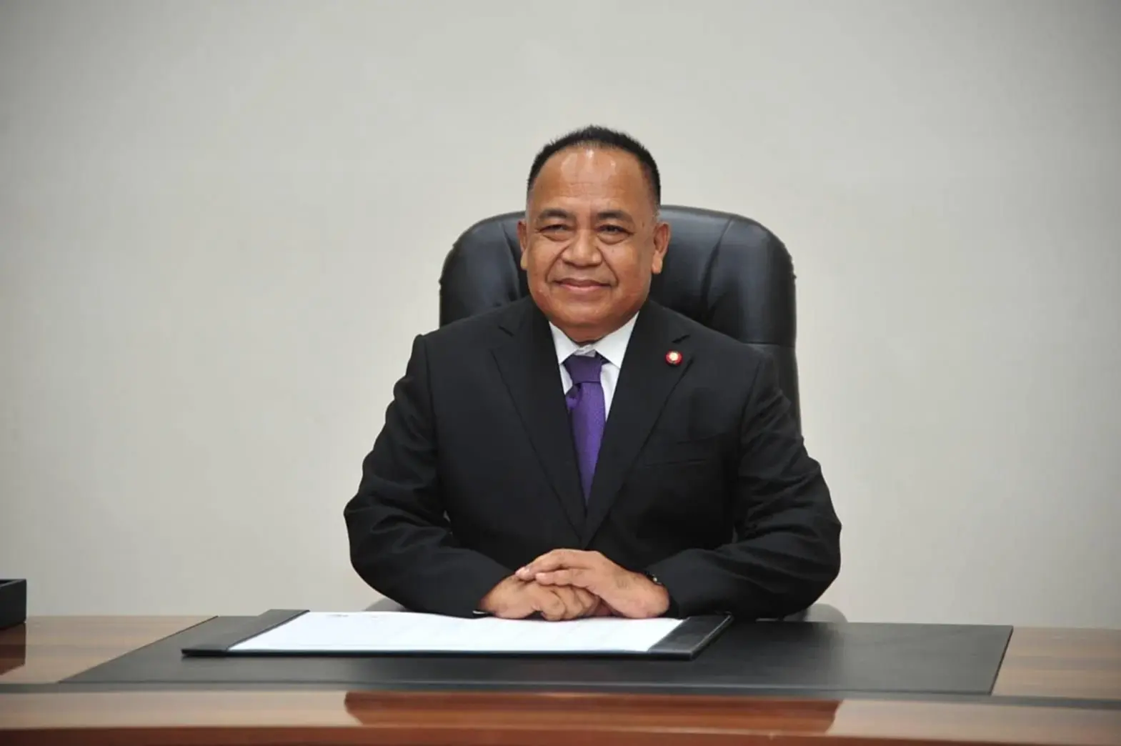 นริศ ขำนุรักษ์