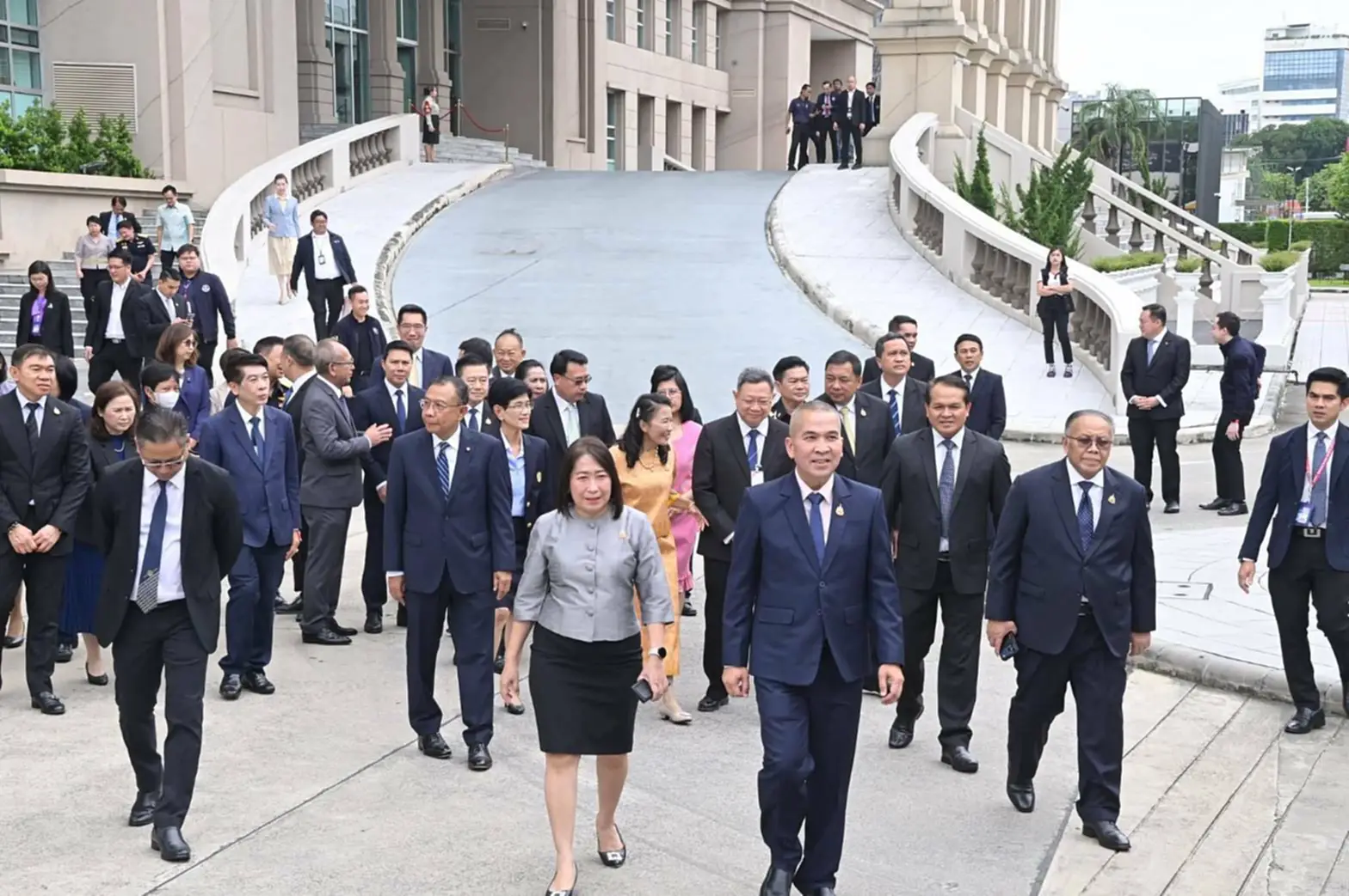 พล.ต.ท.รุทธพล