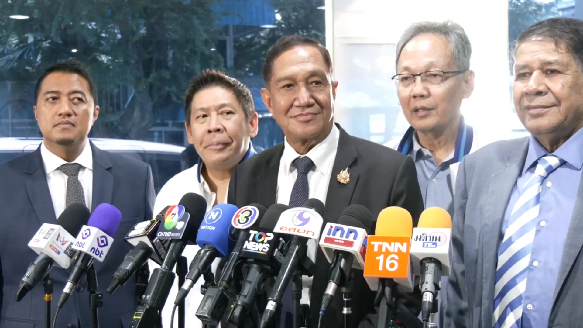 ปชป.