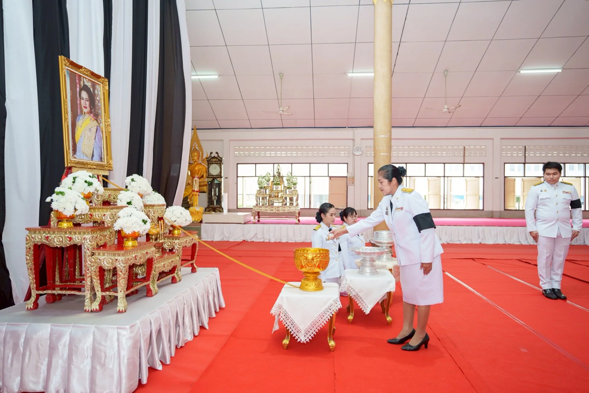 พสกนิกรไทย