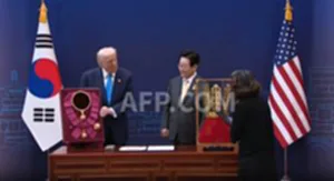 ทรัมป์มอบมงกุฎ2