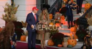 ทรัมป์แจกขนม