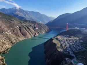 ¡°Òý´ó¼Ãáº¡±¹¤³ÌÆô¶¯½¨Éè£¡´ó¶ÉºÓ½«¡°Ð¯ÊÖ¡±áº½­ÈóÔó¡°Ìì¸®Ö®¹ú¡±£¨5£©