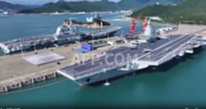 สีร่วมพิธีระวางเรือ