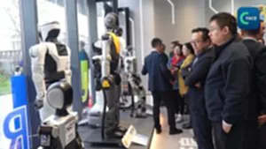 7S เปิดร้านหุ่นยนต์แห่งแรกที่อู่ฮั่น