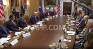 ทรัมป์ระงับการขอวีซ่า