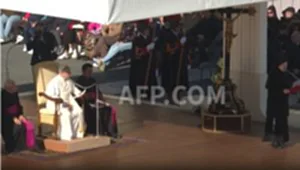 โป๊ปขอให้หยุดยิง