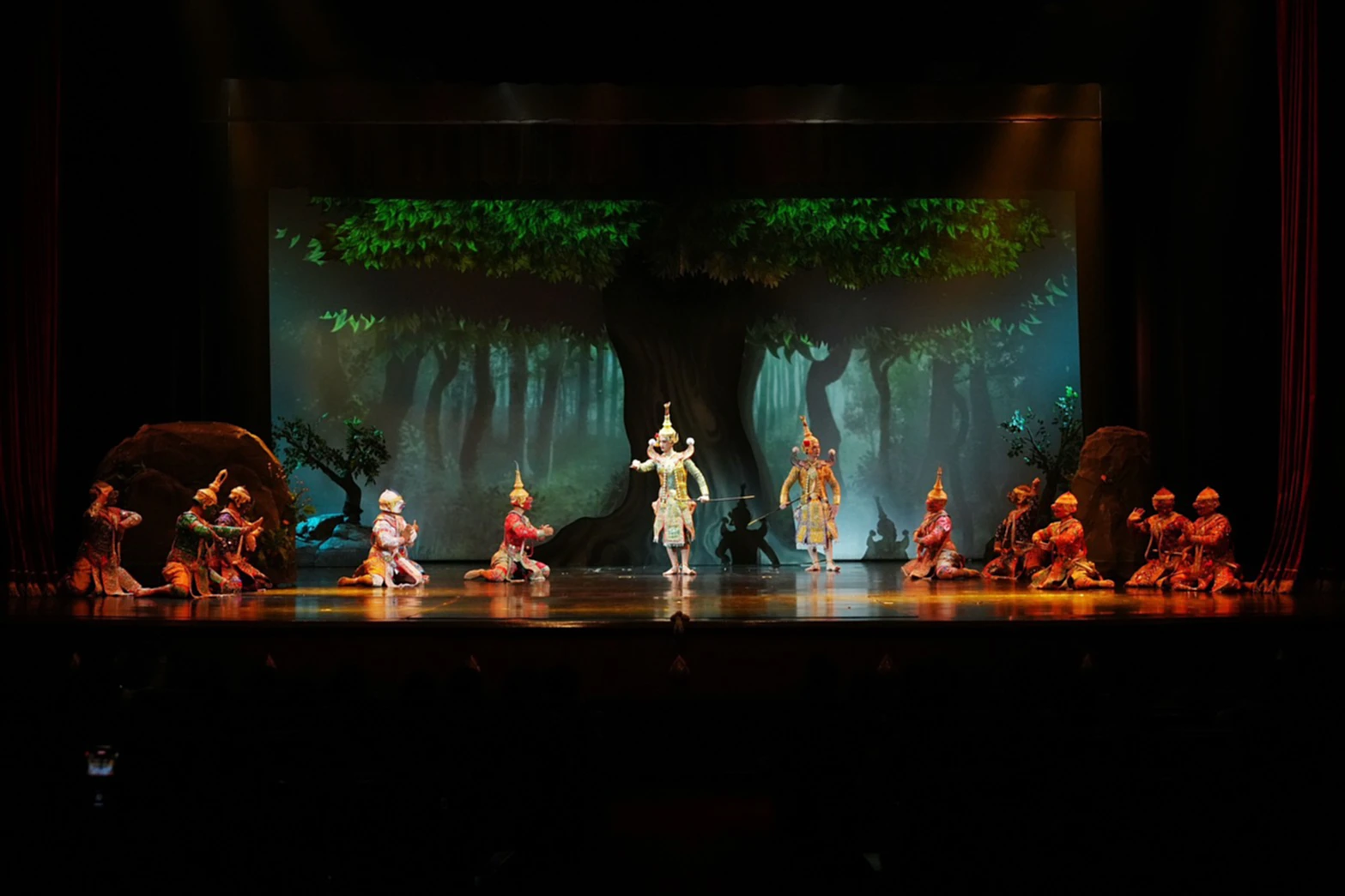 ชวนน้องหนูมาดูโขน