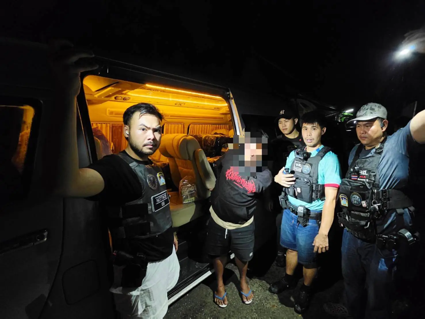 สกัดจับรถตู้ขนยาเสพติด